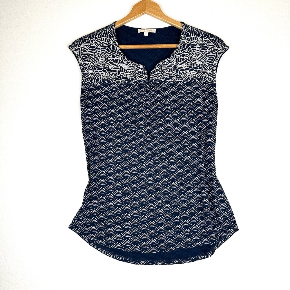 Skies‎ Are Blue Embroidered Knit Sleeveless Top Coastal Nautical